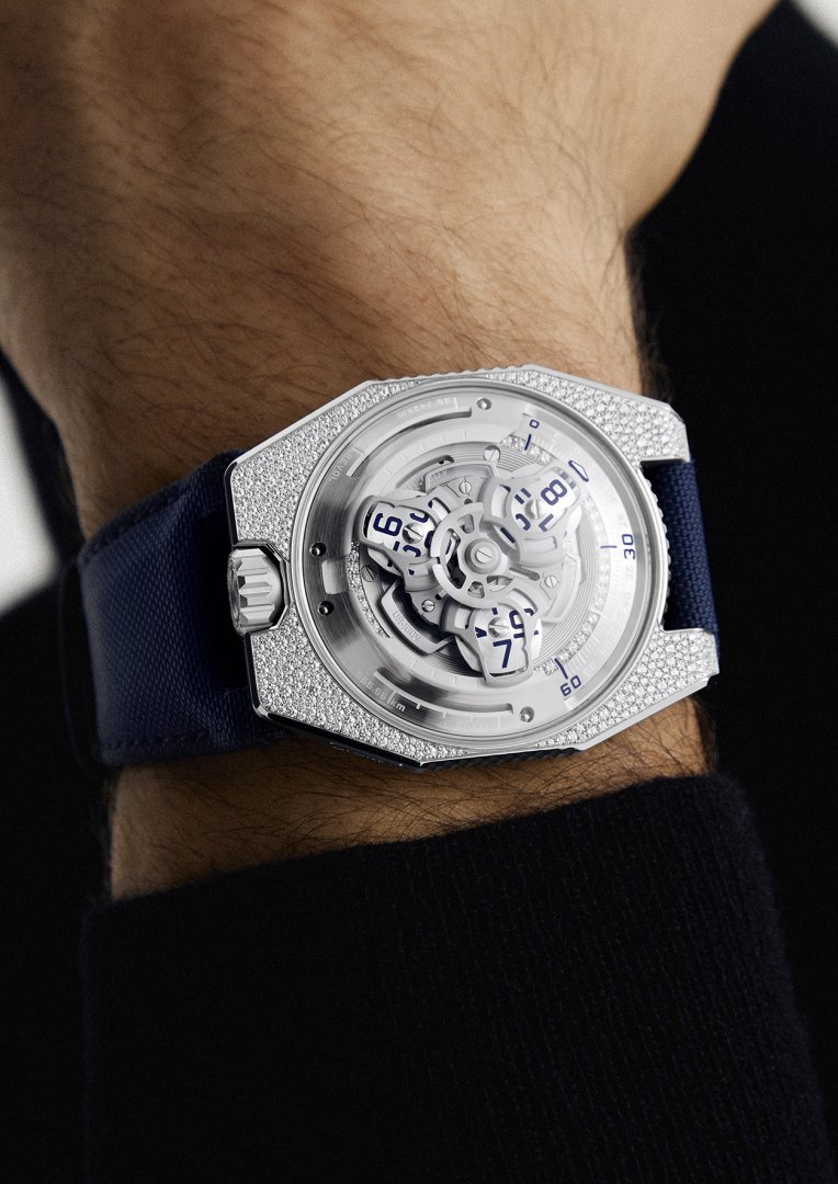 URWERK UR-100V Stardust