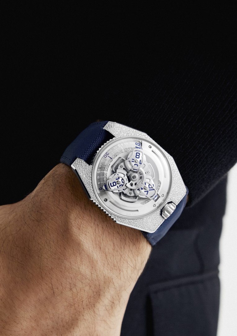 URWERK UR-100V Stardust