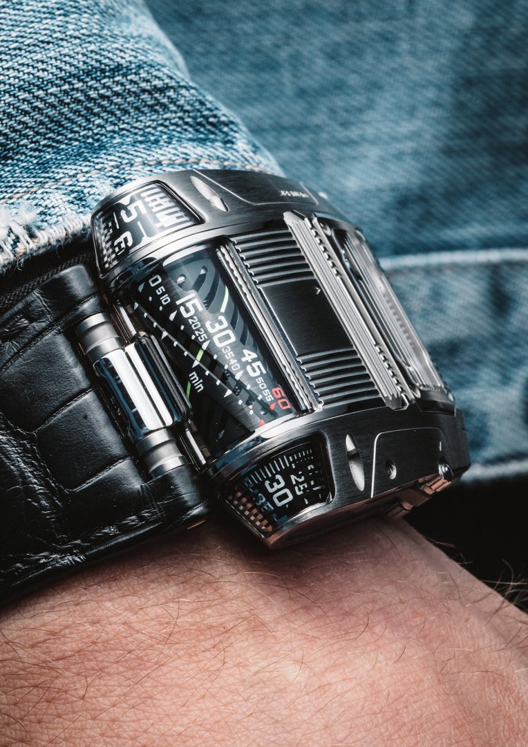 URWERK UR-111C Iron