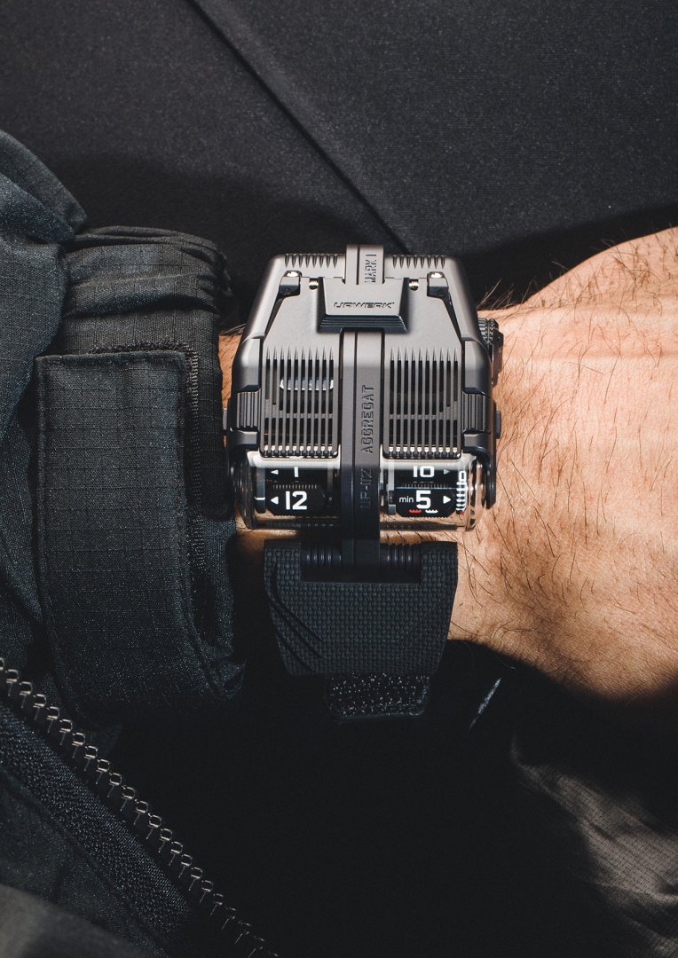 URWERK UR-112 Back to black