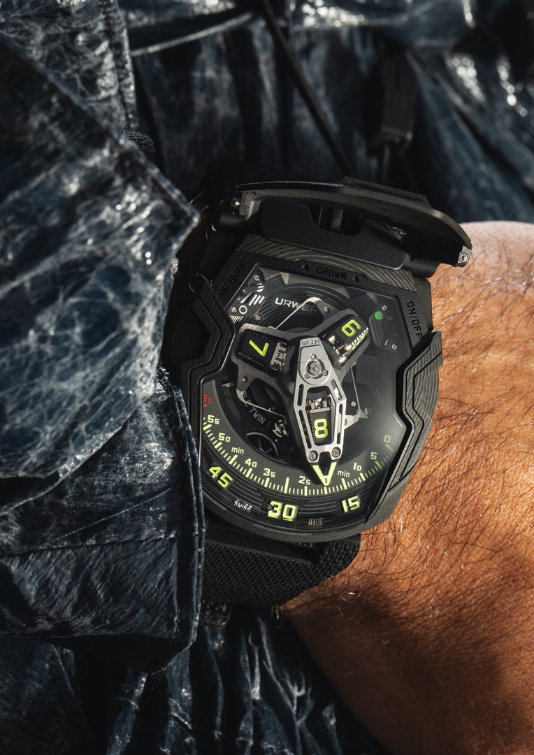 URWERK UR-230