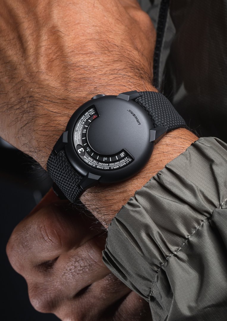 URWERK UR-102 Reloaded Black