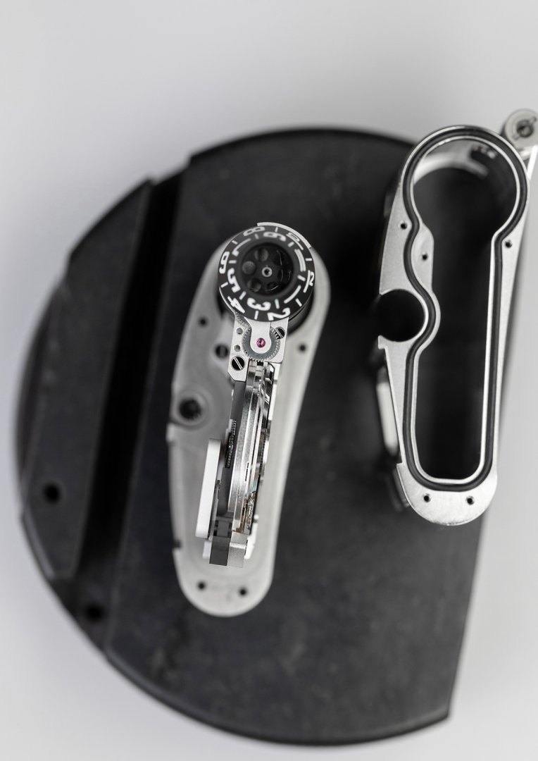 URWERK UR-111C Gunmetal