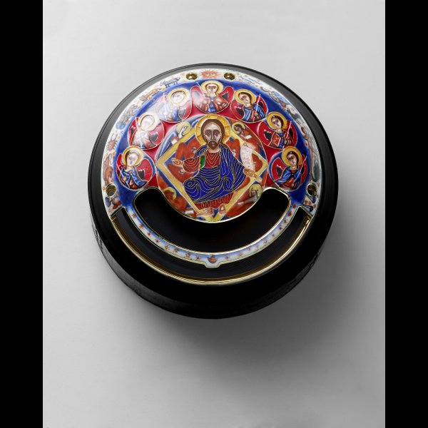 URWERK UR-100V Time and Culture 3