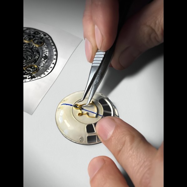 URWERK UR-100V Time and Culture 3