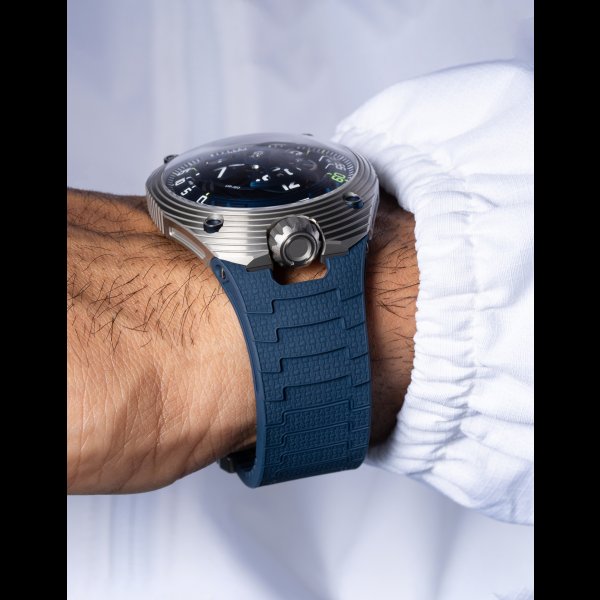 URWERK UR-150 Satellite Watch 