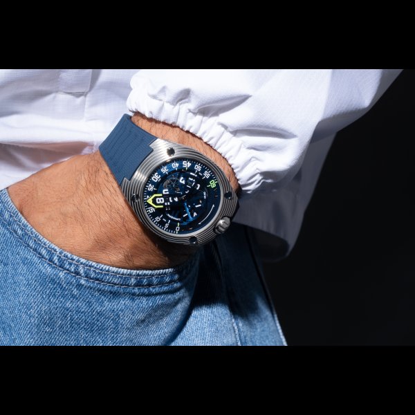 URWERK UR-150 Satellite Watch 