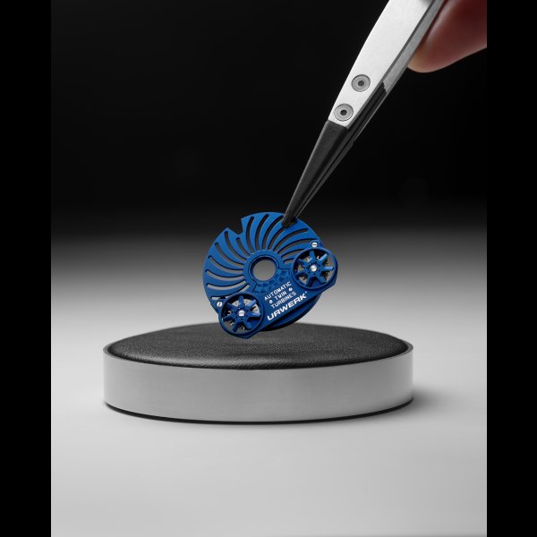 URWERK UR-150 Satellite Watch 